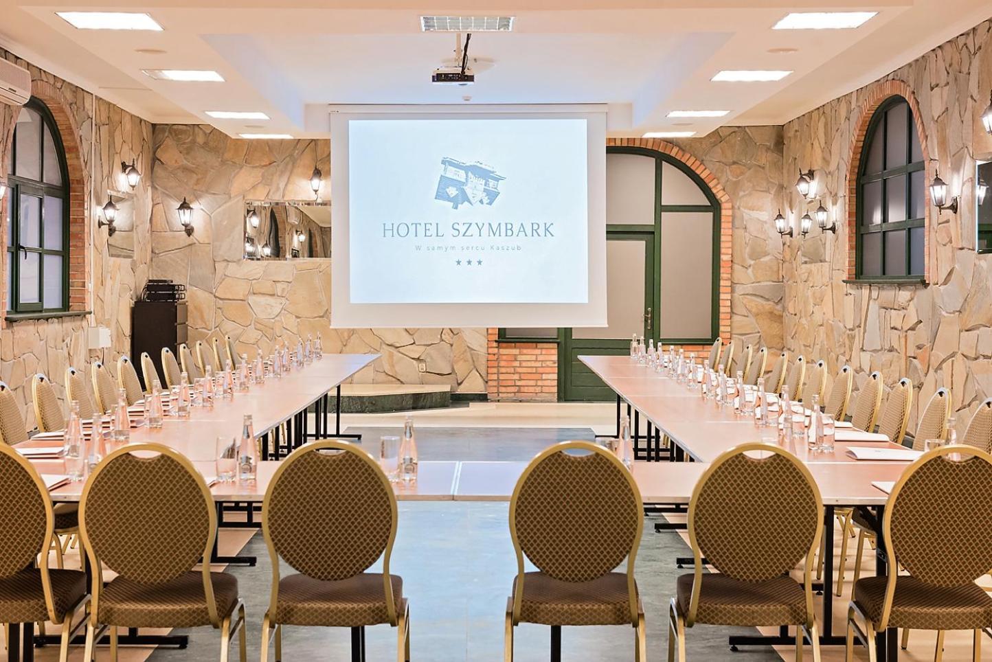 Hotel Szymbark Ngoại thất bức ảnh