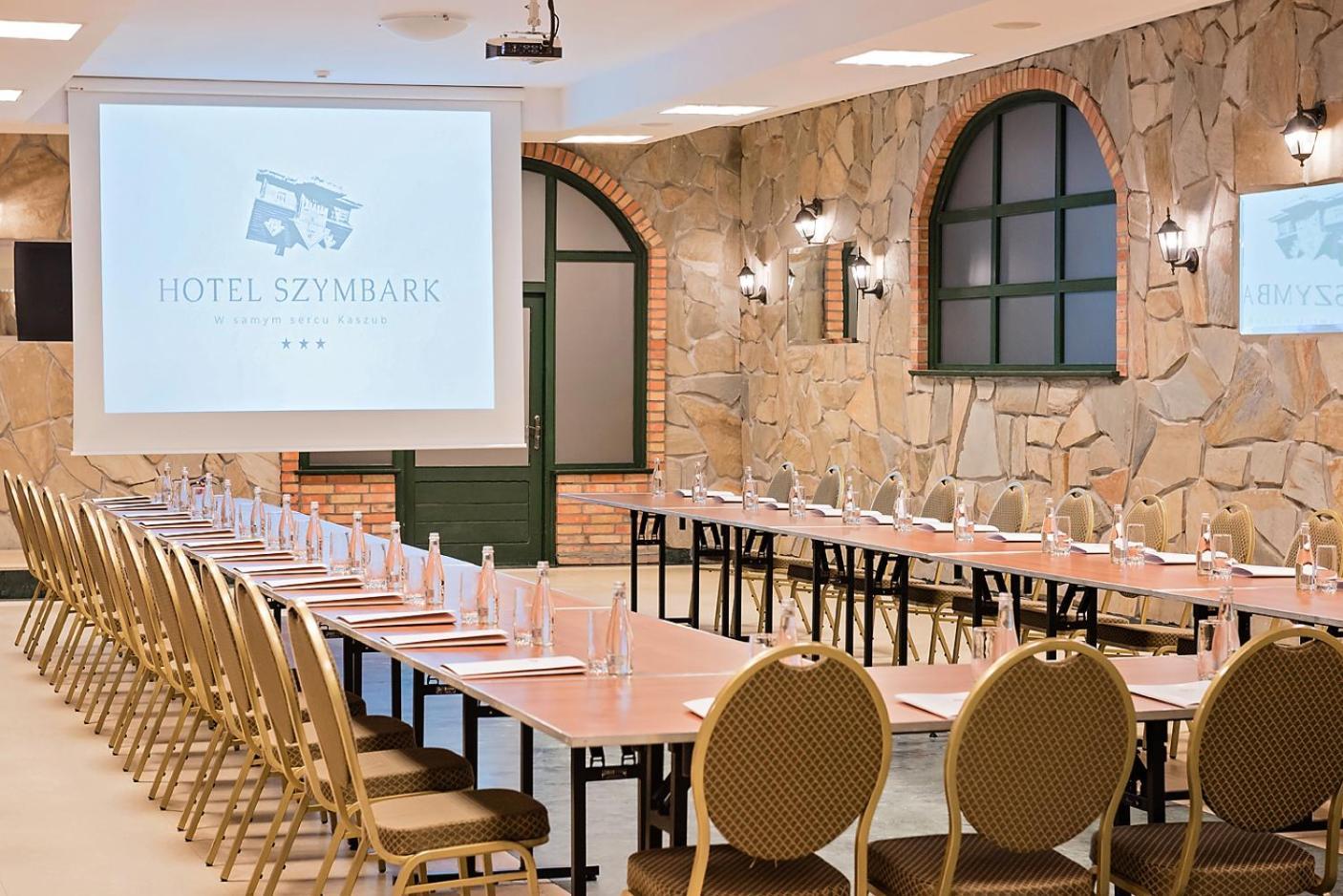Hotel Szymbark Ngoại thất bức ảnh