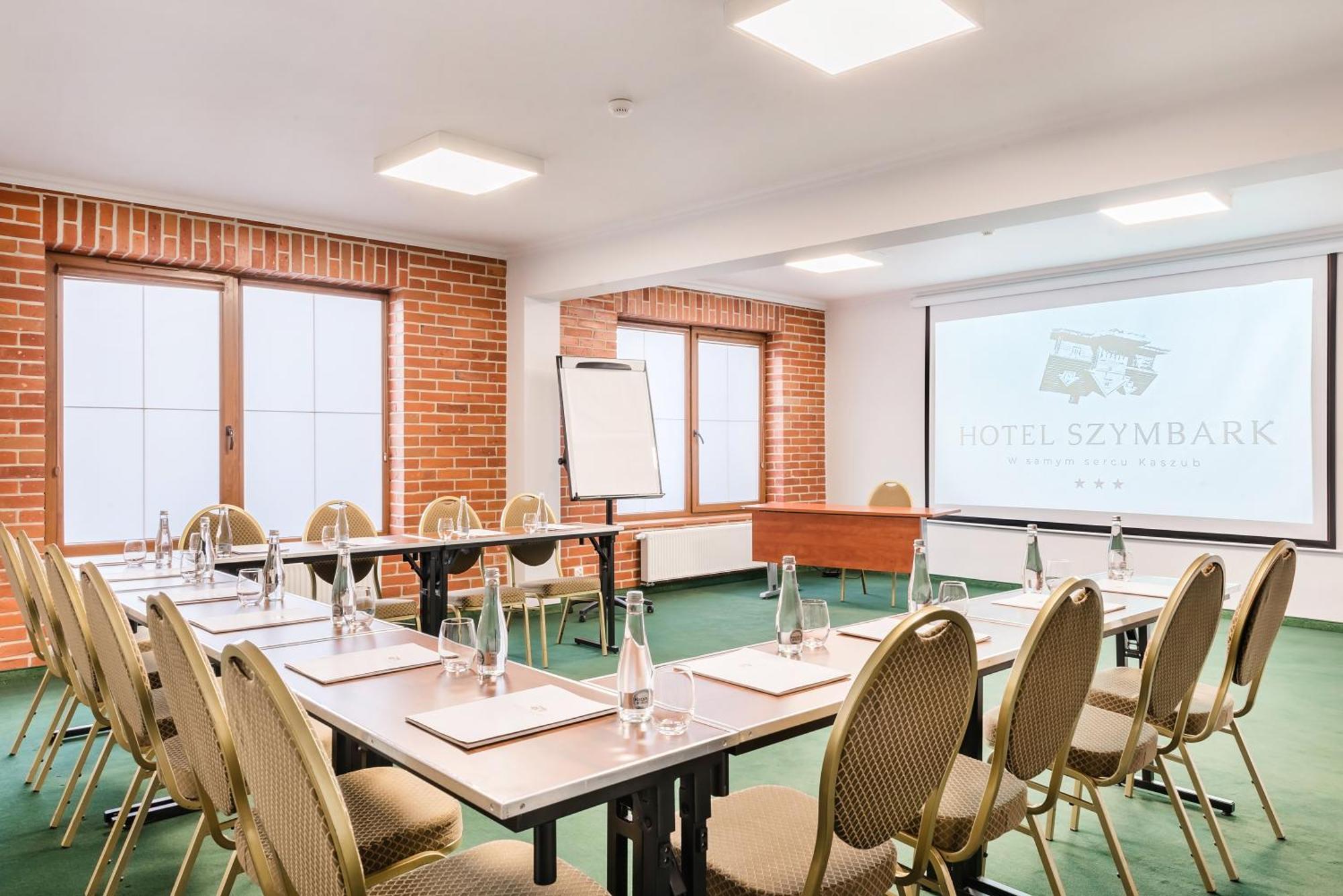 Hotel Szymbark Ngoại thất bức ảnh