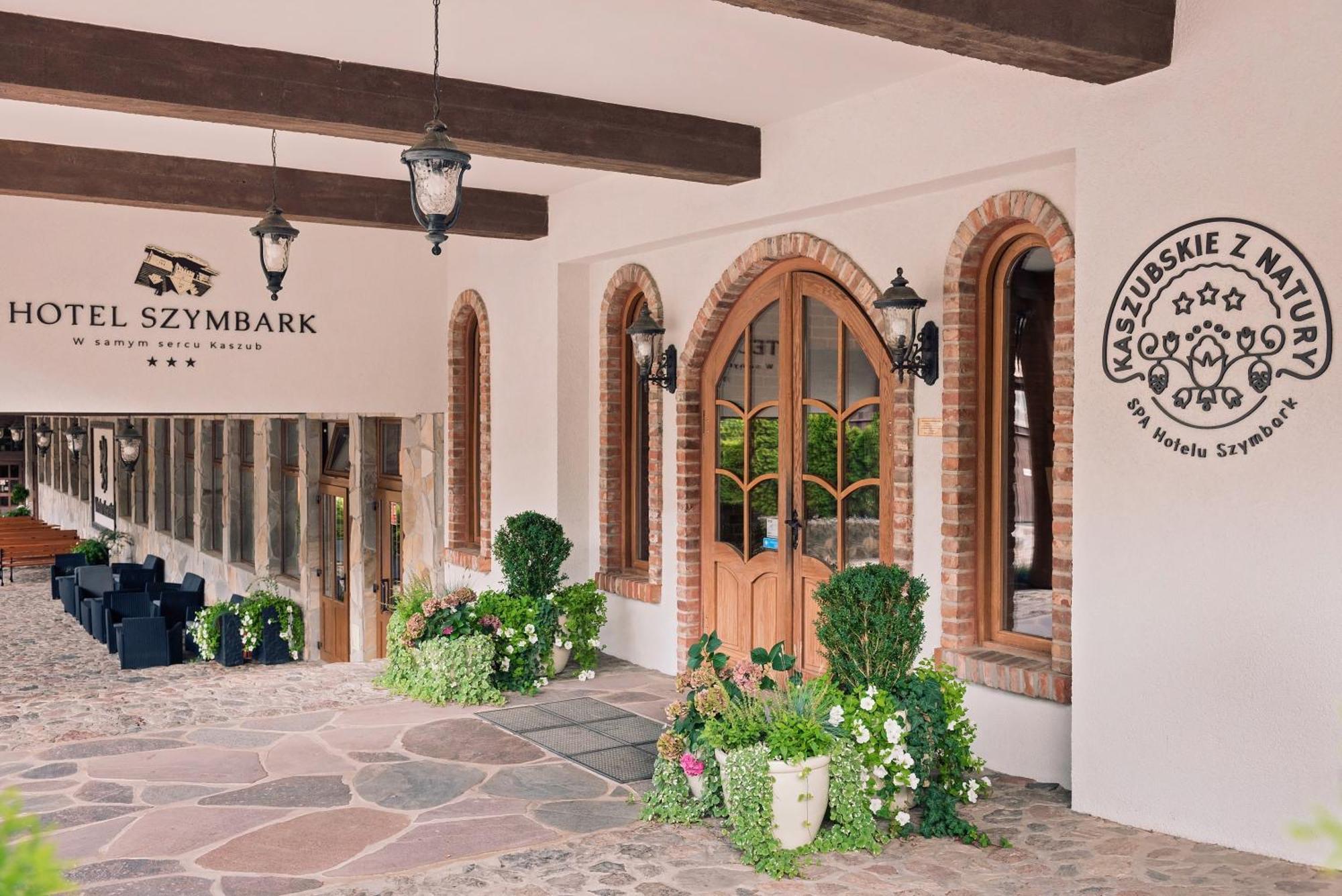 Hotel Szymbark Ngoại thất bức ảnh