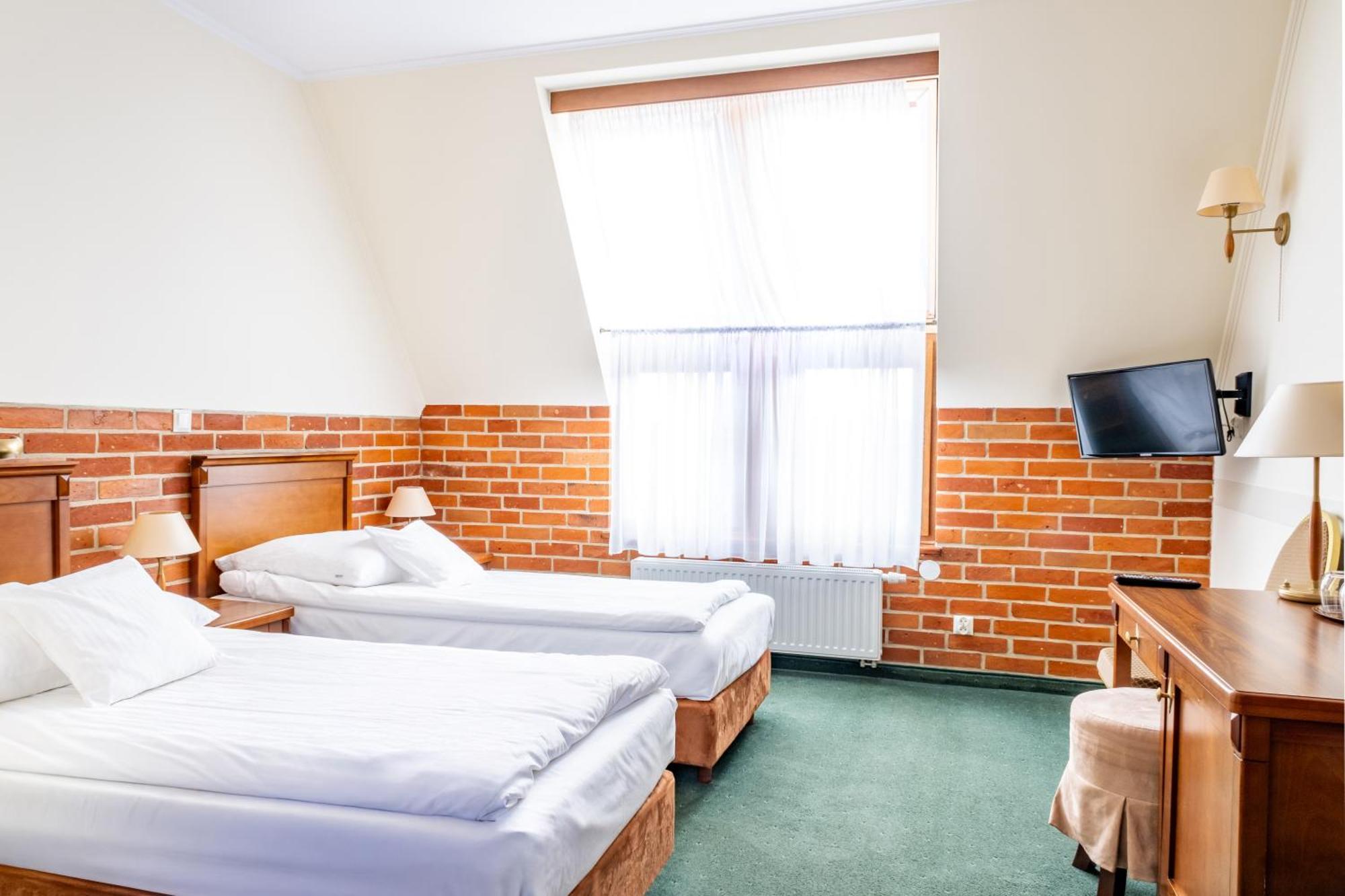 Hotel Szymbark Ngoại thất bức ảnh