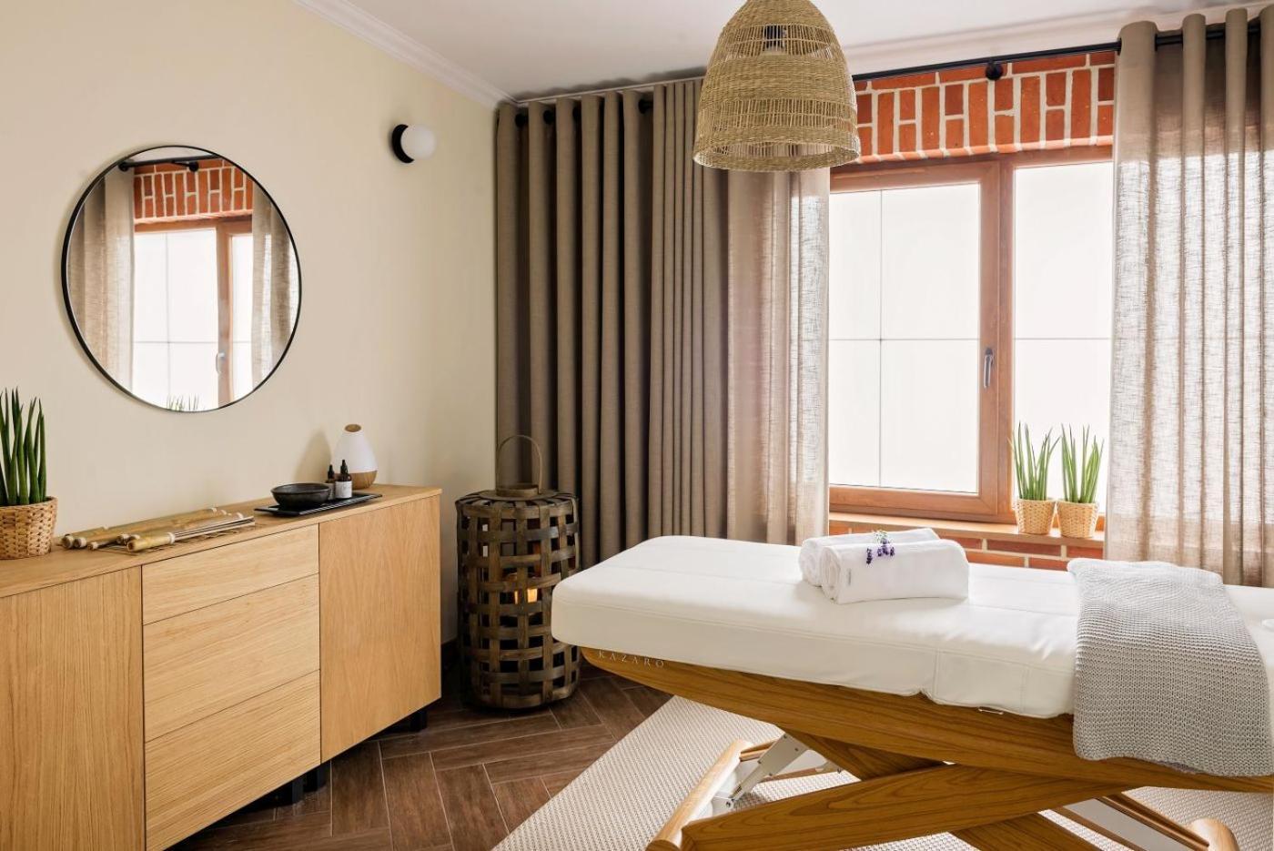 Hotel Szymbark Ngoại thất bức ảnh